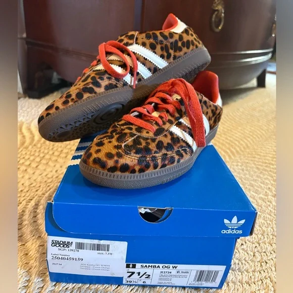 Adidas Women’s Leopard Print Sneakers with Orange Laces Size 7.5 - Picture 5 of 8